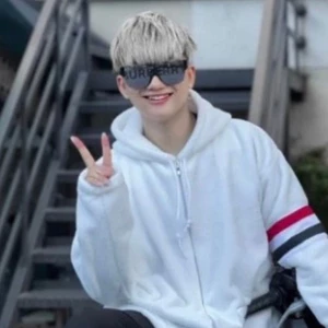 Áo Khoác Lông 4 Sọc 2 Lớp Mũ To Hàng 2 Lớp Chất Nỉ Bông Siêu Dày - Aó Hoodie Nam Nữ Phong Cách Trẻ Hot Trend 2024