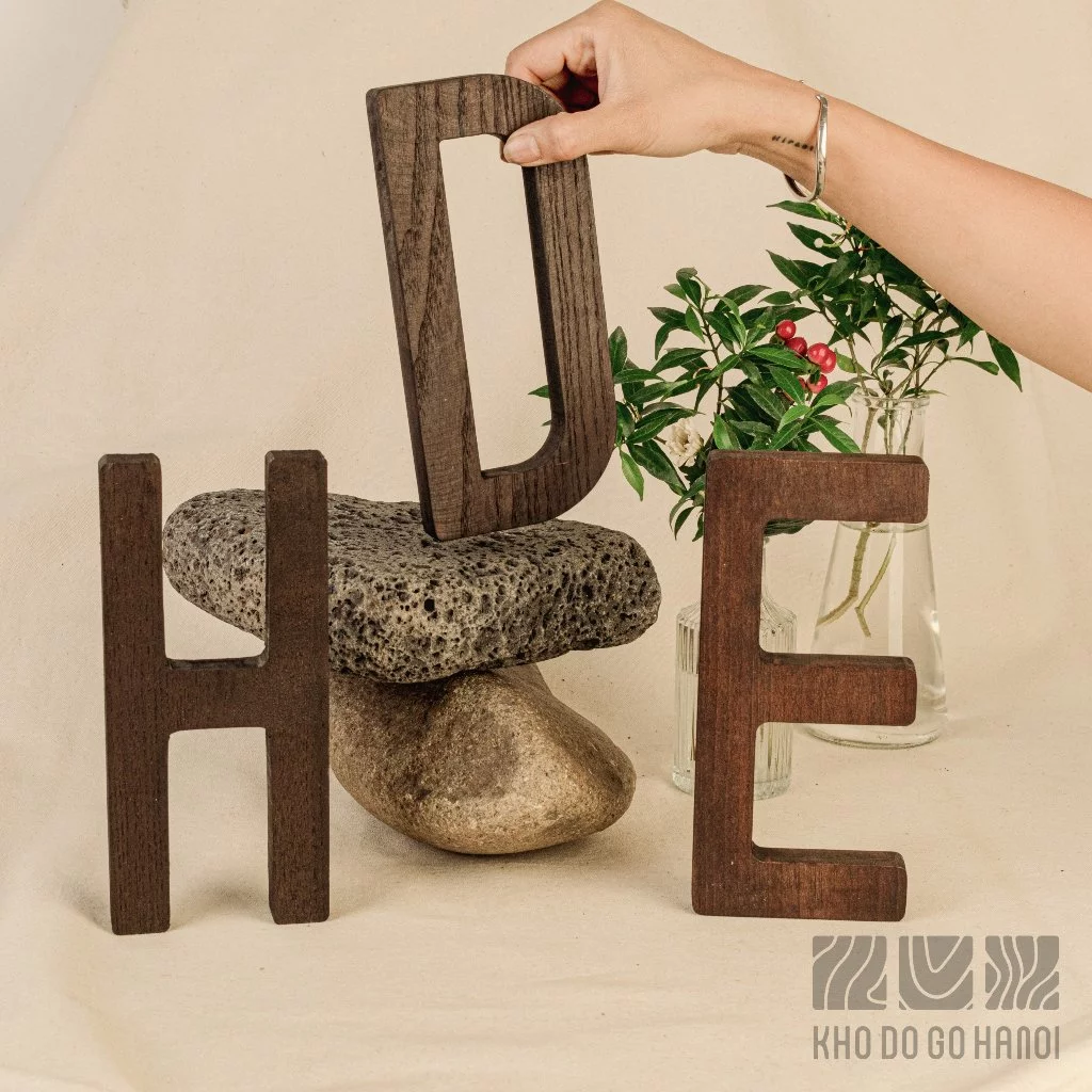 Chữ Gỗ 20cm, Chữ Gỗ Trang Trí, Chữ Dán Tường, Chữ Dán Decor Size 20cm Chất Liệu Gỗ Beech Màu Óc Chó.