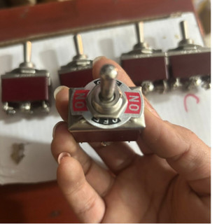 Công tắc đảo chiều 6 chân nâu, công tắc gạt đảo chiều 6 chân  on of