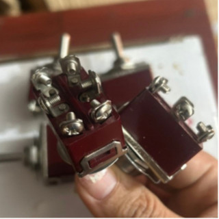 Công tắc đảo chiều 6 chân nâu, công tắc gạt đảo chiều 6 chân  on of