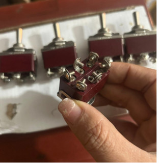 Công tắc đảo chiều 6 chân nâu, công tắc gạt đảo chiều 6 chân  on of