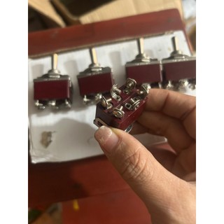 Combo 10 Công tắc đảo chiều 6 chân nâu, công tắc gạt đảo chiều 6 chân on, of