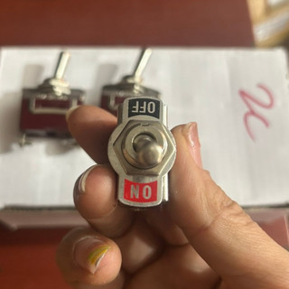 Công tắc đảo chiều 2 chân, công tắc gạt đảo chiều 2 chân nâu, công  tắc on, of