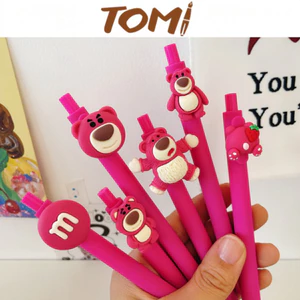 Bút Bi Bấm Hoạ Tiết Gấu Dâu Tây TOMI Ngòi 0.5mm Mực Đen 064