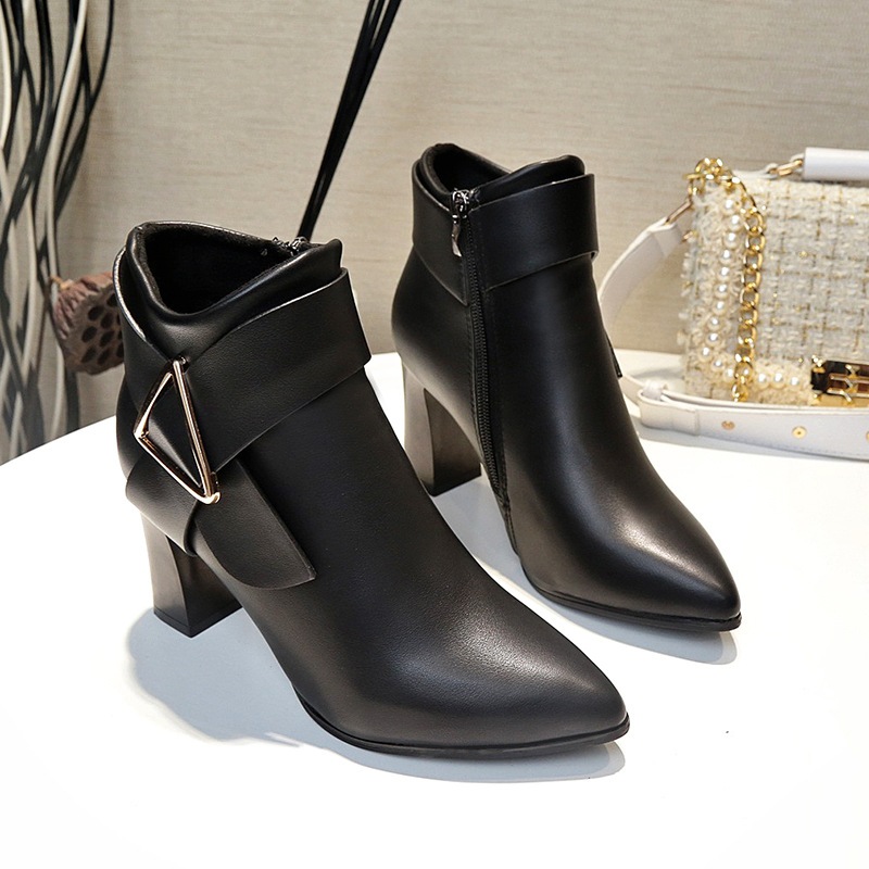 Boots nữ, ĐẶT TĂNG 1 SIZE, bốt nữ cao 8cm loại cao cấp, đính khuyên tam giác, sang đẹp, quý phái