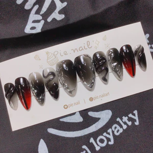 200. nailbox ombre trắng đen mix đỏ