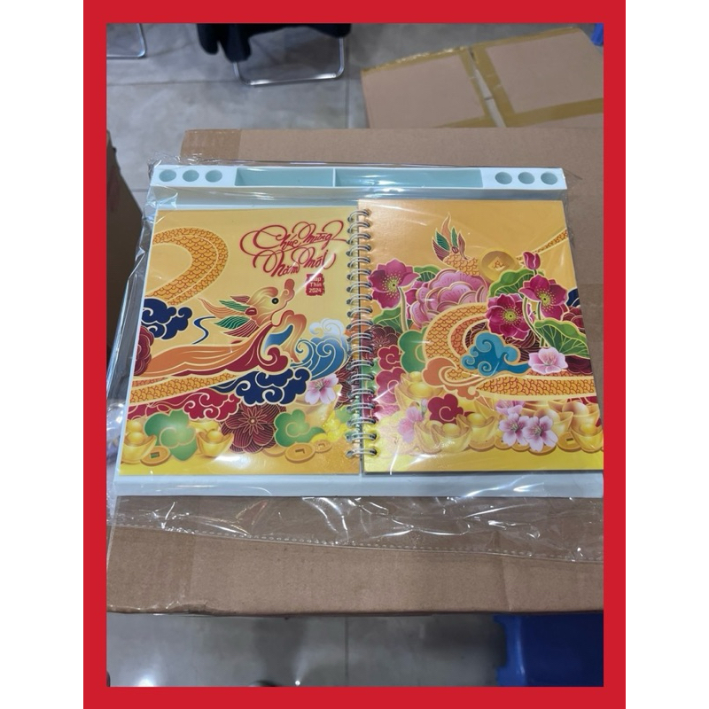 LỊCH BÀN ĐẾ NHỰA LÒ XO GIỮA NXB NGÂN HÀ - VPP QUỐC HUY.