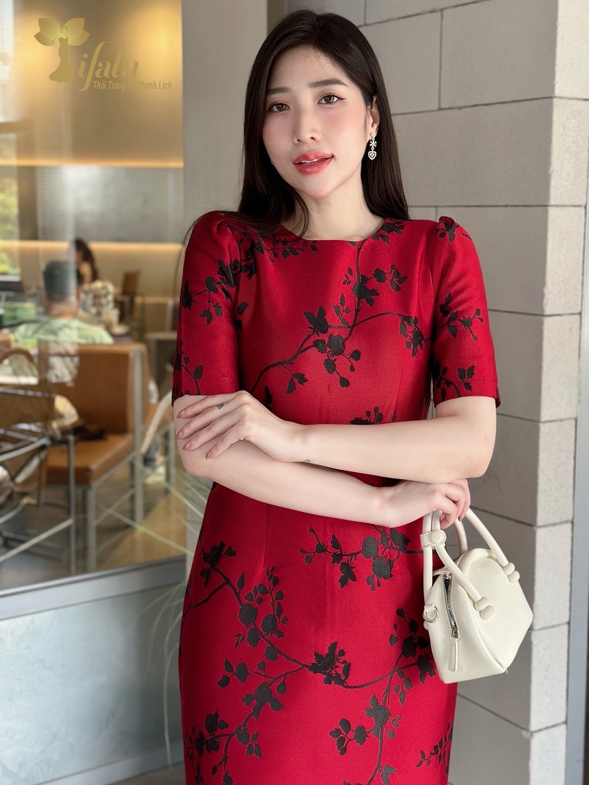 Ảnh Váy nữ đầm dự tiệc trung niên TIFALU dáng ôm chất gấm tafta đỏ sang trọng - ZOL212RED 2