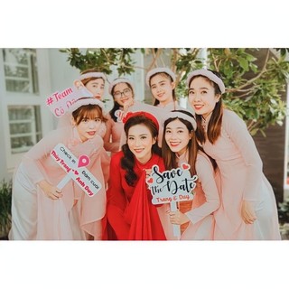 Hashtag cầm tay đám cưới, Cầm tay chụp ảnh 05