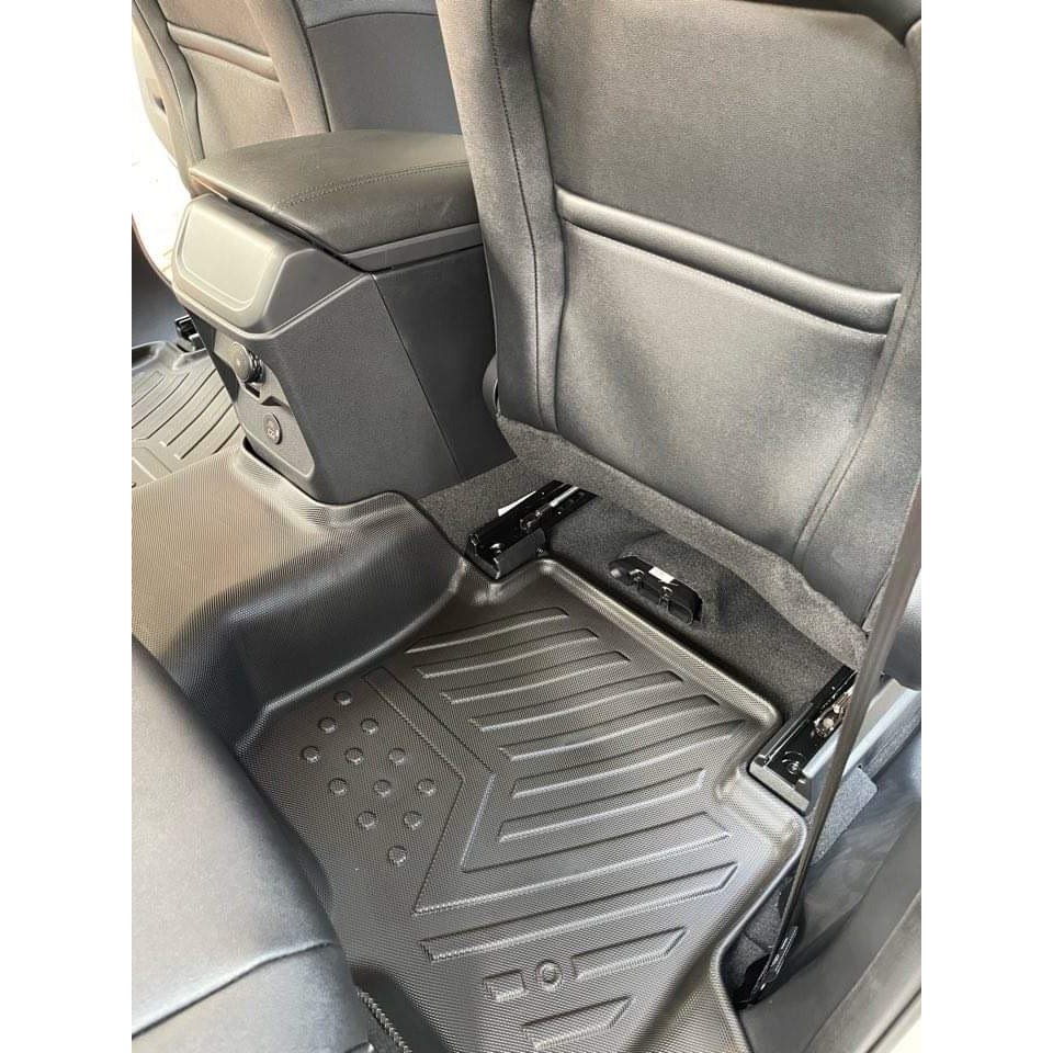 Thảm lót sàn ô tô Ford Everest 2023, Thảm nhựa TPE 5D đúc nguyên khối theo xe. Bộ 4 miếng