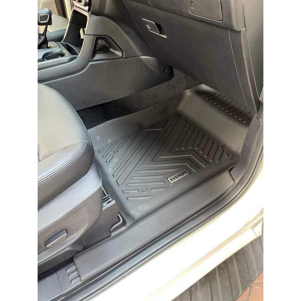 Thảm lót sàn ô tô Ford Everest 2023, Thảm nhựa TPE 5D đúc nguyên khối theo xe. Bộ 4 miếng