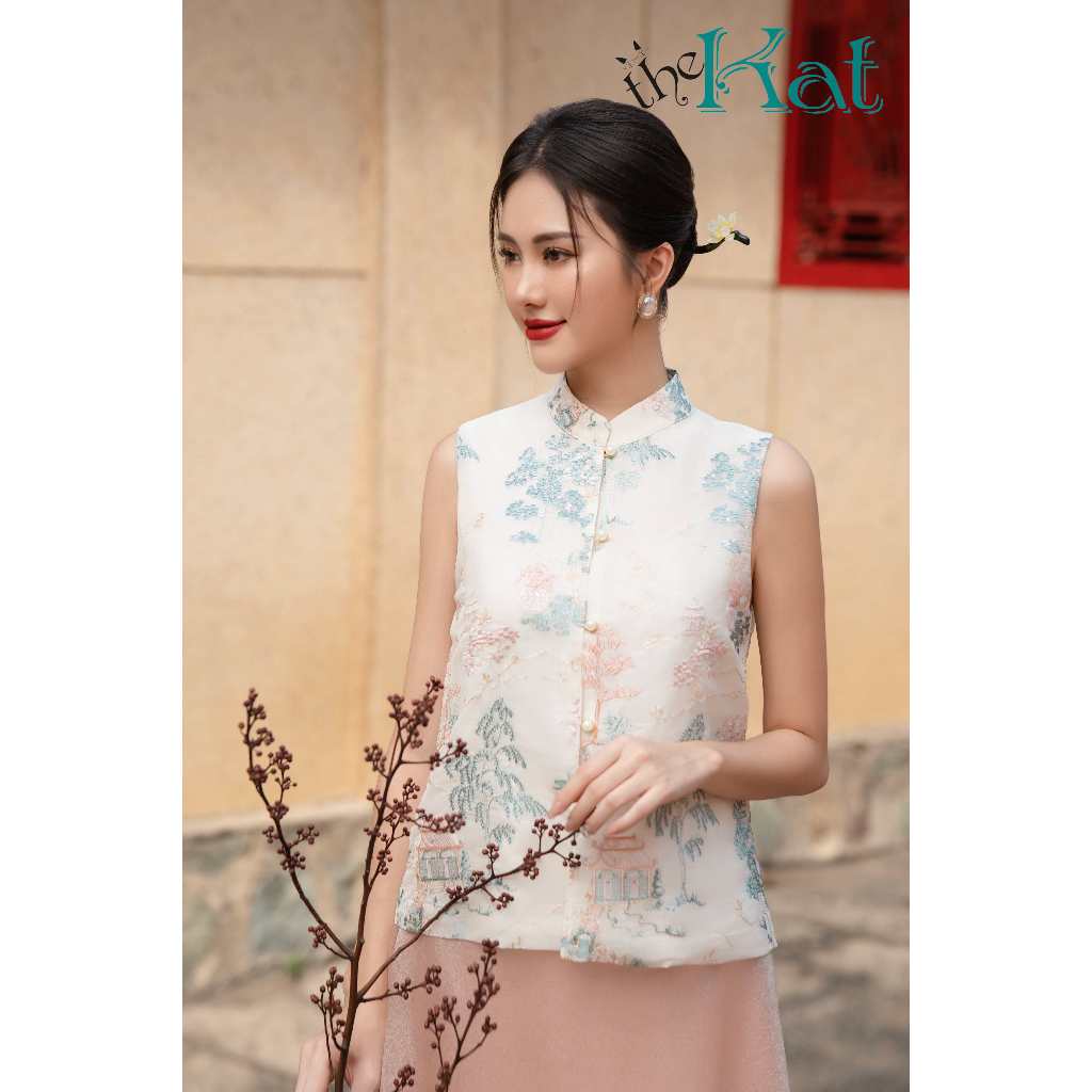 Áo Cát Viên The Kat House, chất tơ ánh thêu nổi bên trong lót lụa cao cấp mang vẻ đẹp quý phái, sang trọng