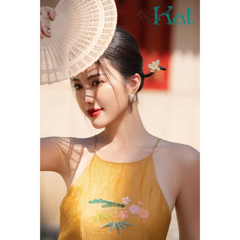 Áo dài Yếm Hoa Viên The Kat House (không kèm quần), chất liệu tơ óng cao cấp, mềm mại, thanh lịch, quý phái