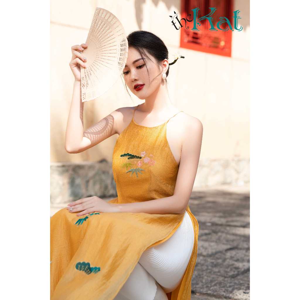 Áo dài Yếm Hoa Viên The Kat House (không kèm quần), chất liệu tơ óng cao cấp, mềm mại, thanh lịch, quý phái