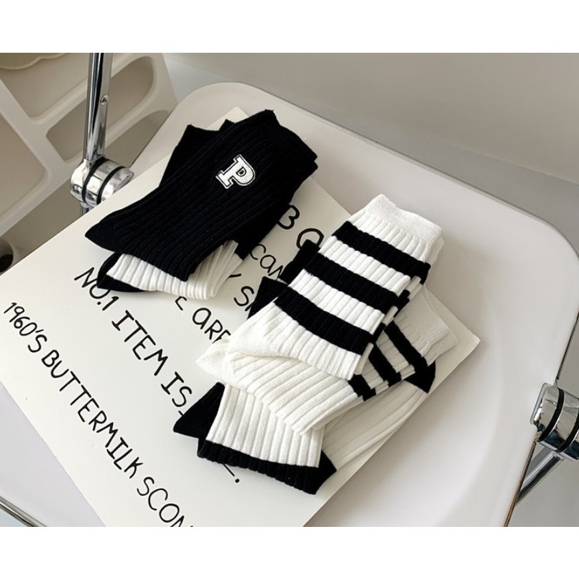 Vớ Tất cổ cao Unisex chữ P trắng đen phong cách trẻ trung và năng động.