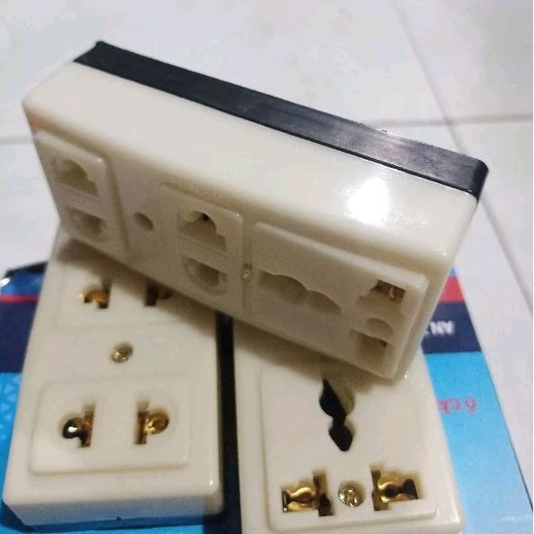 Ổ cắm điện 3 ngã siêu bền, chất lượng cao chính hãng Hinoki - Ổ cắm điện 3 lỗ màu trắng Hinoki