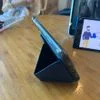 Giá đỡ đa năng kiêm bóp da dán lưng iphone, ipad, macbook