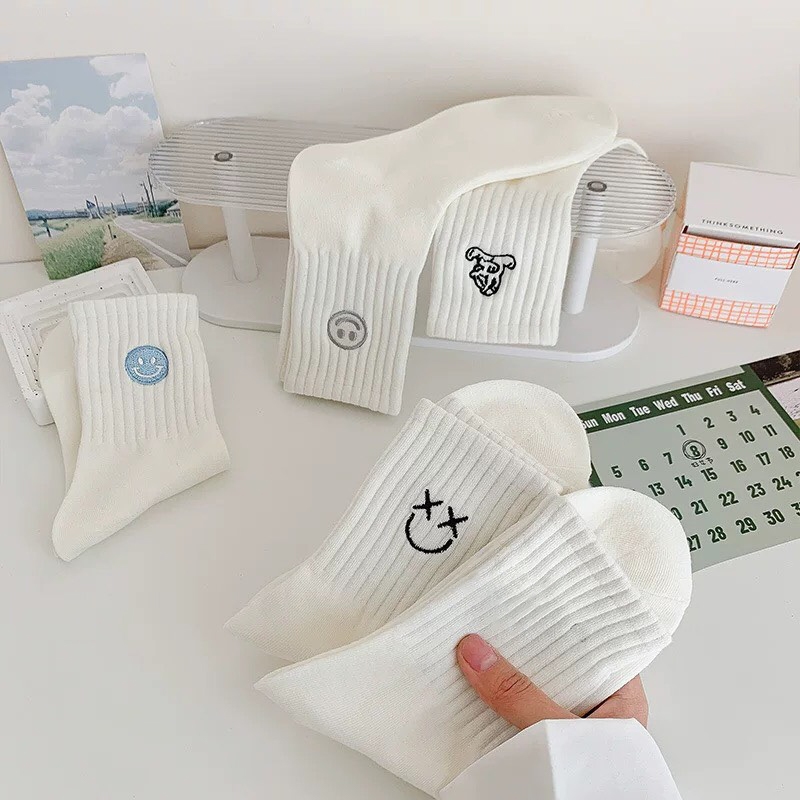 Tất cổ cao nữ chất liệu cotton, họa tiết hình thêu dễ thương - Cherry Shop