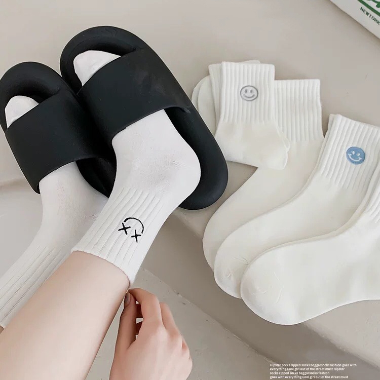 Tất cổ cao nữ chất liệu cotton, họa tiết hình thêu dễ thương - Cherry Shop