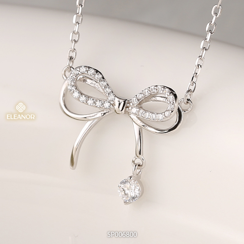 Dây chuyền bạc nữ Eleanor Accessories hình nơ đính đá vòng cổ bạc 925 phụ kiện trang sức 6800