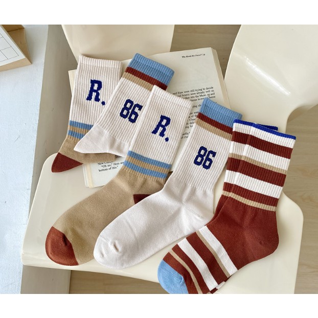 Vớ Tất cổ cao Unisex chữ HOLIDAY, Số 32 phong cách thể thao, năng động.