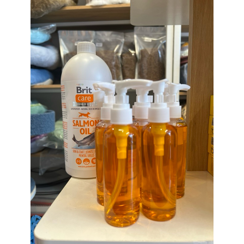 Chai chiết 100ml DẦU CÁ HỒI DƯỠNG LÔNG VÀ TĂNG ĐỀ KHÁNG CHO CHÓ MÈO PET CARE NHẬP ĐỨC