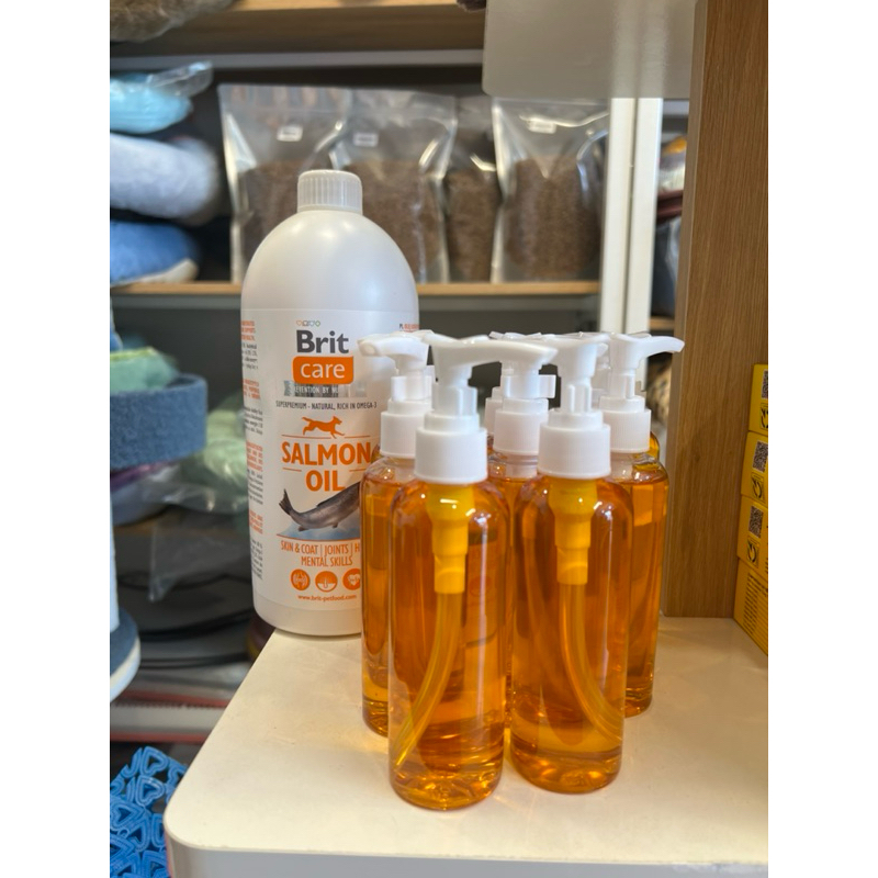 Chai chiết 100ml DẦU CÁ HỒI DƯỠNG LÔNG VÀ TĂNG ĐỀ KHÁNG CHO CHÓ MÈO PET CARE NHẬP ĐỨC