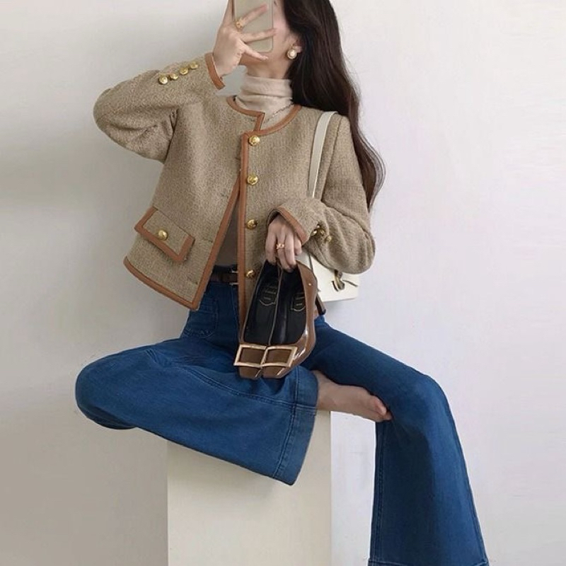 Áo Dạ Tweed Basic Cổ Tròn Viền Da Có Đệm Vai Tôn Dáng Màu Nâu Be Momome ...
