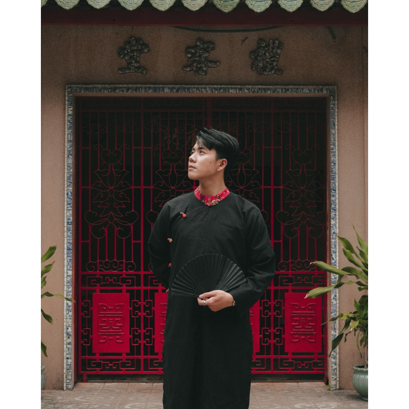 Áo dài nam cách tân - Áo dài nam xưa chất liệu thoáng mát by Villa Wings
