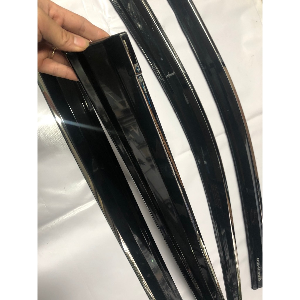 Vè che mưa CHỈ INOX xe Innova Cross 2023, 2024, 2025, 2026 - Hàng cao cấp, dày dặn sáng bóng- Giá 1 bộ