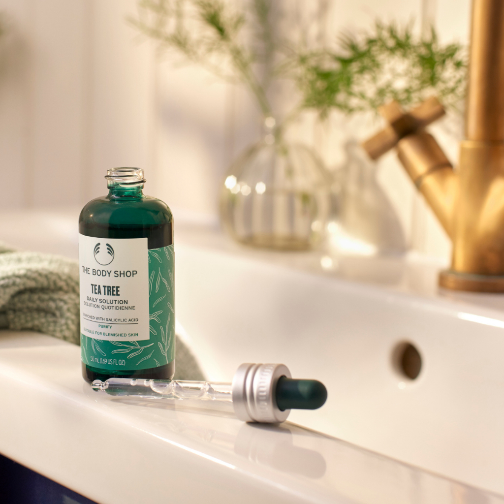 Ảnh Tinh Chất Tràm Trà Tea Tree Anti-imperfection Daily Solution 50ml THE BODY SHOP 2