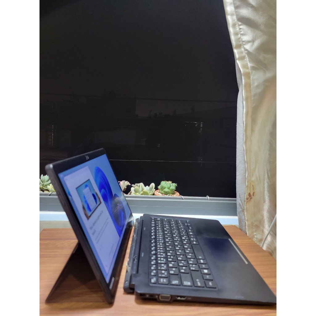 東芝Dynabook 2in1 D83/M i5-8250U 8GB 256GB（Dynabook D83 2in1  
