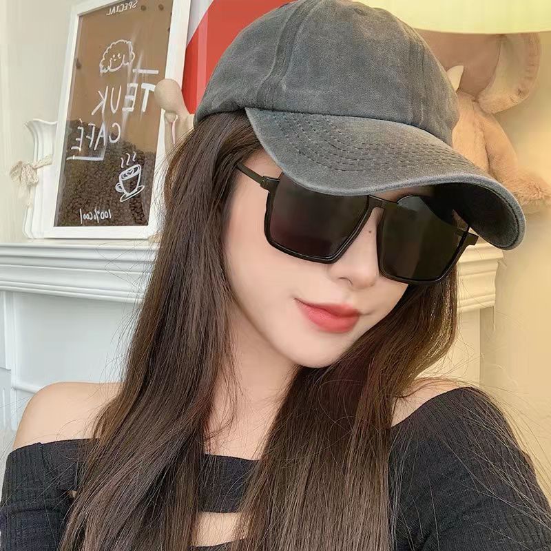 Kính mát thời trang Unisex mắt vuông cá tính kết hợp cùng gọng nhựa đen huyền bí đậm chất Hàn Quốc đẹp giá rẻ HANASO 225