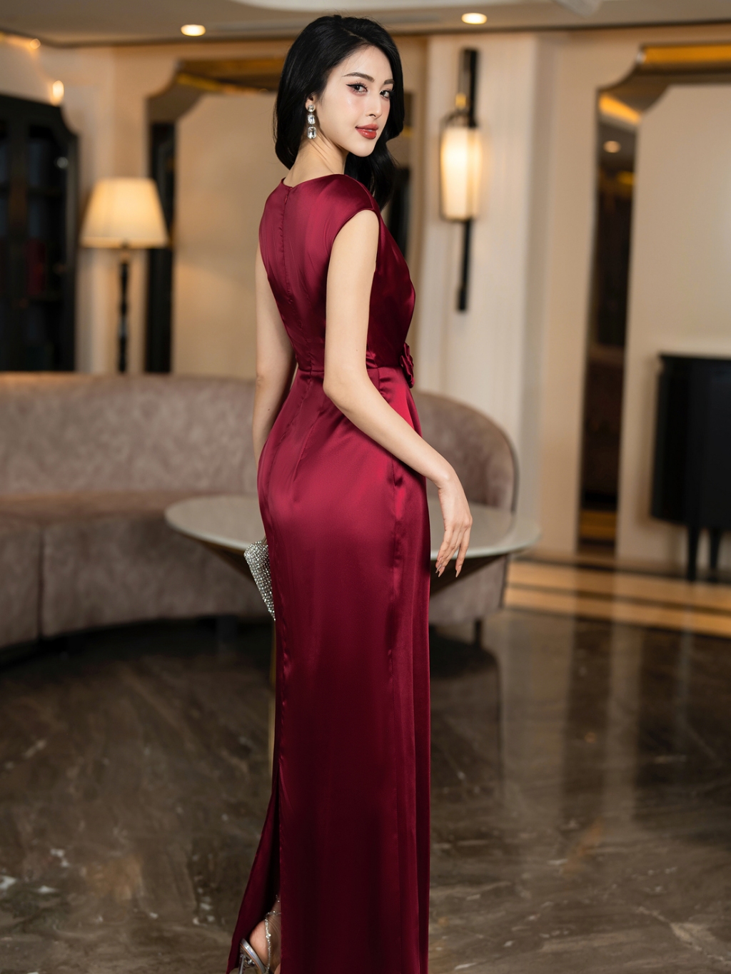 Đầm Dạ Hội Xếp Ly Eo Kết Hoa Đẹp Sang Trọng Quý Phái D10043