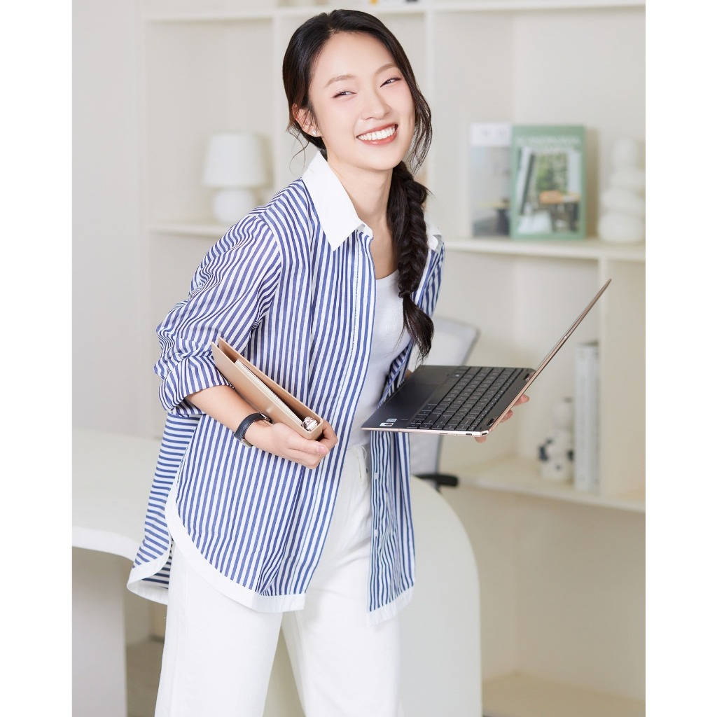 Ảnh TheBlueTshirt - Áo Sơ Mi Phom Rộng Kiểu Nữ - Modern Arc Oversized Shirt - Women 2
