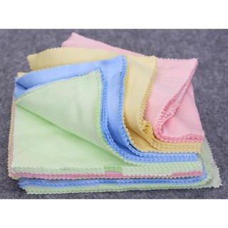 Hộp nhựa đựng mắt kính và khăn lau kính nhiều màu sắc bảo vệ kính khỏi va đập- giao màu ngẫu nhiên