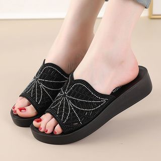 Bà mẹ trung niên 40 tuổi có thể đi dép và dép lê thời trang, phụ nữ trung niên có thể đi dép chống trượt