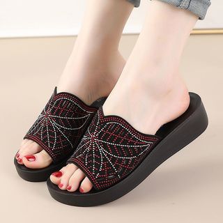Bà mẹ trung niên 40 tuổi có thể đi dép và dép lê thời trang, phụ nữ trung niên có thể đi dép chống trượt