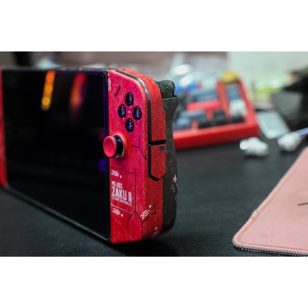 Skin dán Lenovo Legion Go / Go 2 mẫu Gundam đỏ (Film 3M, có thể custom theo ý thích, đã cắt sẵn chi tiết)