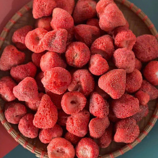 THUYTIENFOOD Dâu Tây Sấy Giòn - Snack Trái Cây Ăn Vặt Healthy - Giòn Rụm