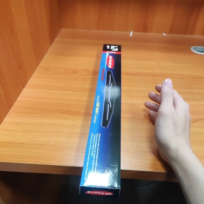 Gạt mưa kính hậu UP PARTS