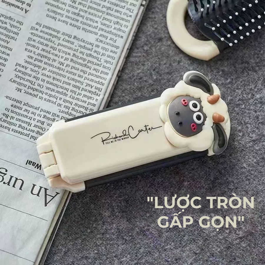 Lược tròn gấp gọn hình cừu có gương trang điểm siêu tiện lợi
