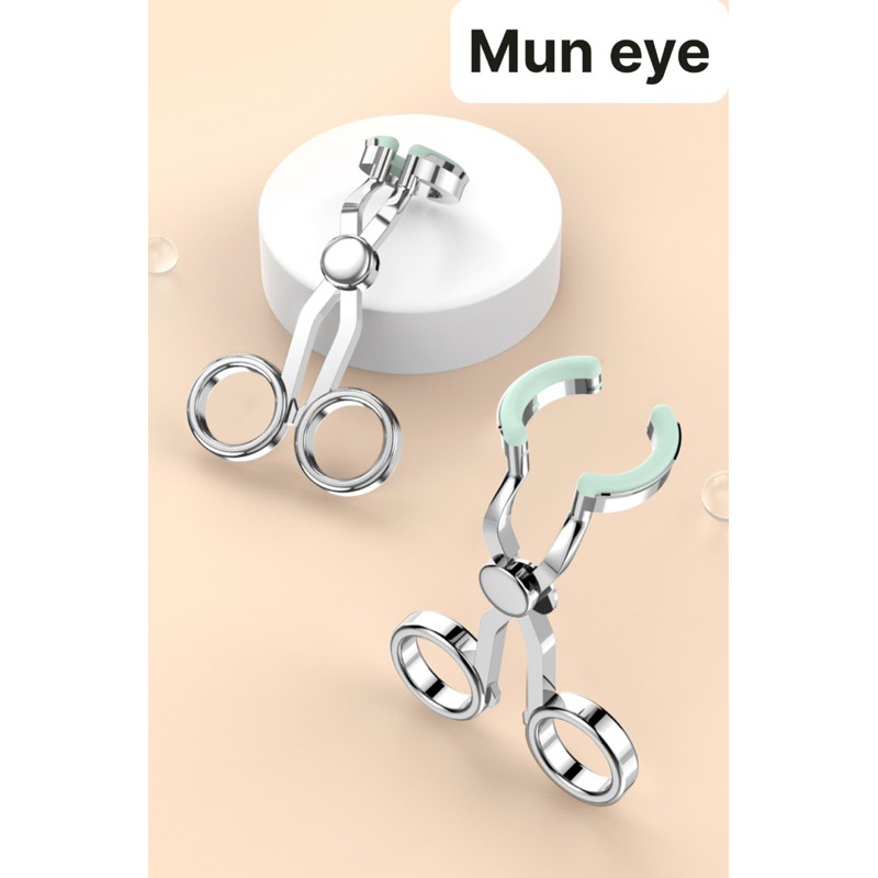 cây kéo đeo lens Muneye hỗ trợ cho việc đeo lens dễ dàng hơn