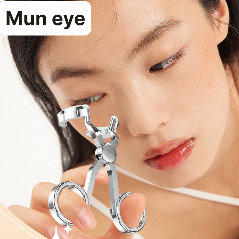 cây kéo đeo lens Muneye hỗ trợ cho việc đeo lens dễ dàng hơn