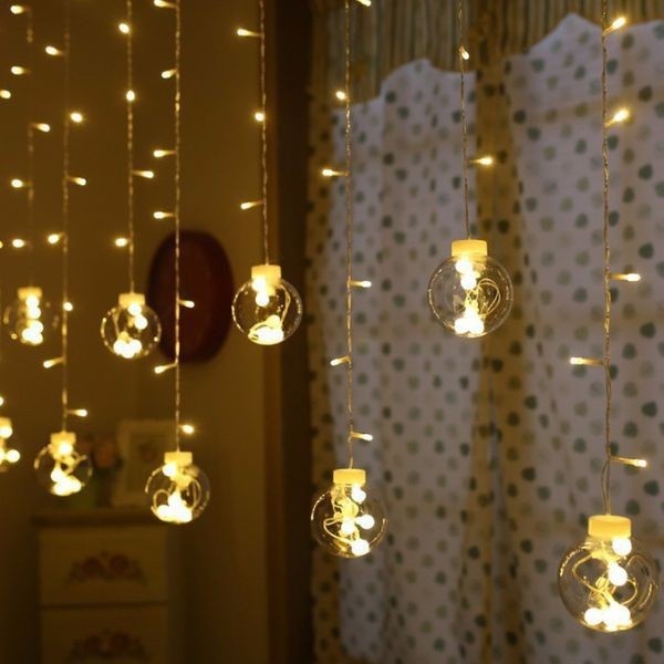 Dây Đèn LED Nháy Hình Bóng Tròn Treo Thả 12 Quả Cầu Pha Lê Trong Suốt - Đèn Treo Trang Trí Không Gian Đẹp Mắt