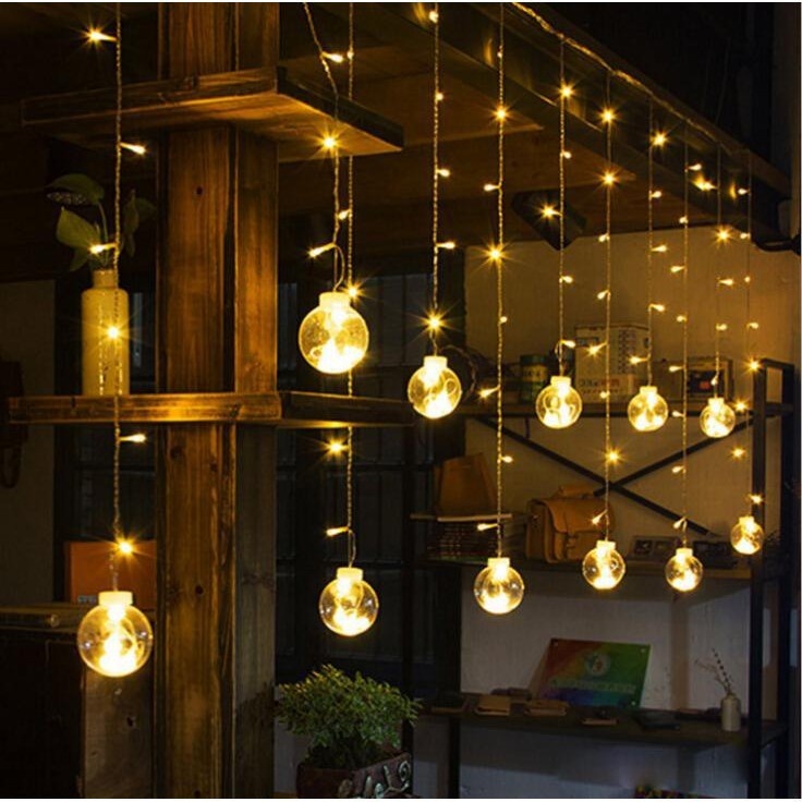 Dây Đèn LED Nháy Hình Bóng Tròn Treo Thả 12 Quả Cầu Pha Lê Trong Suốt - Đèn Treo Trang Trí Không Gian Đẹp Mắt