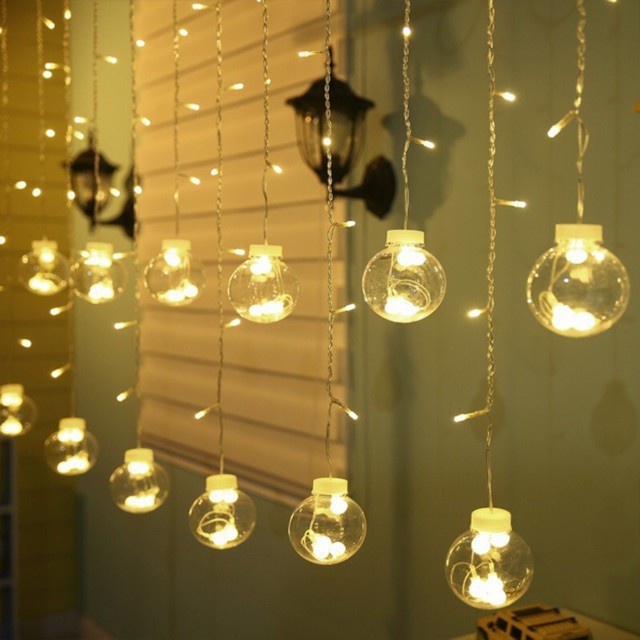 Dây Đèn LED Nháy Hình Bóng Tròn Treo Thả 12 Quả Cầu Pha Lê Trong Suốt - Đèn Treo Trang Trí Không Gian Đẹp Mắt