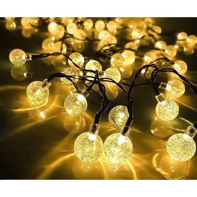 Dây Đèn LED Nháy Hình Bóng Tròn Treo Thả 12 Quả Cầu Pha Lê Trong Suốt - Đèn Treo Trang Trí Không Gian Đẹp Mắt