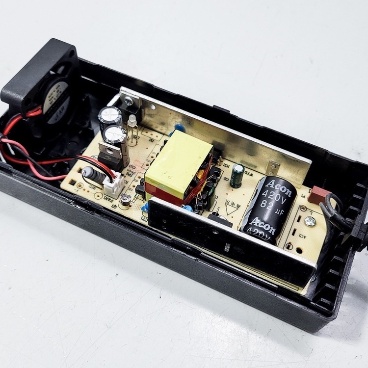 Sạc nhanh 3A cho pin Li-ion 5S, 21V - 3A, có quạt mát và đèn báo đầy pin, pin đầy tự ngắt