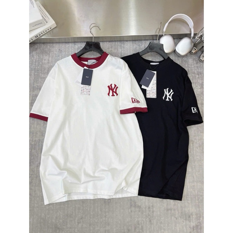 Áo phông unisex chữ thêu nổi cổ bo viền